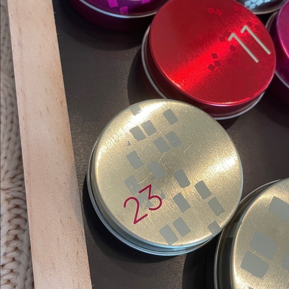 Starbucks 2014 Christmas Advent Calendar Magnetic Board Tin Containers - Picture 9 of 9